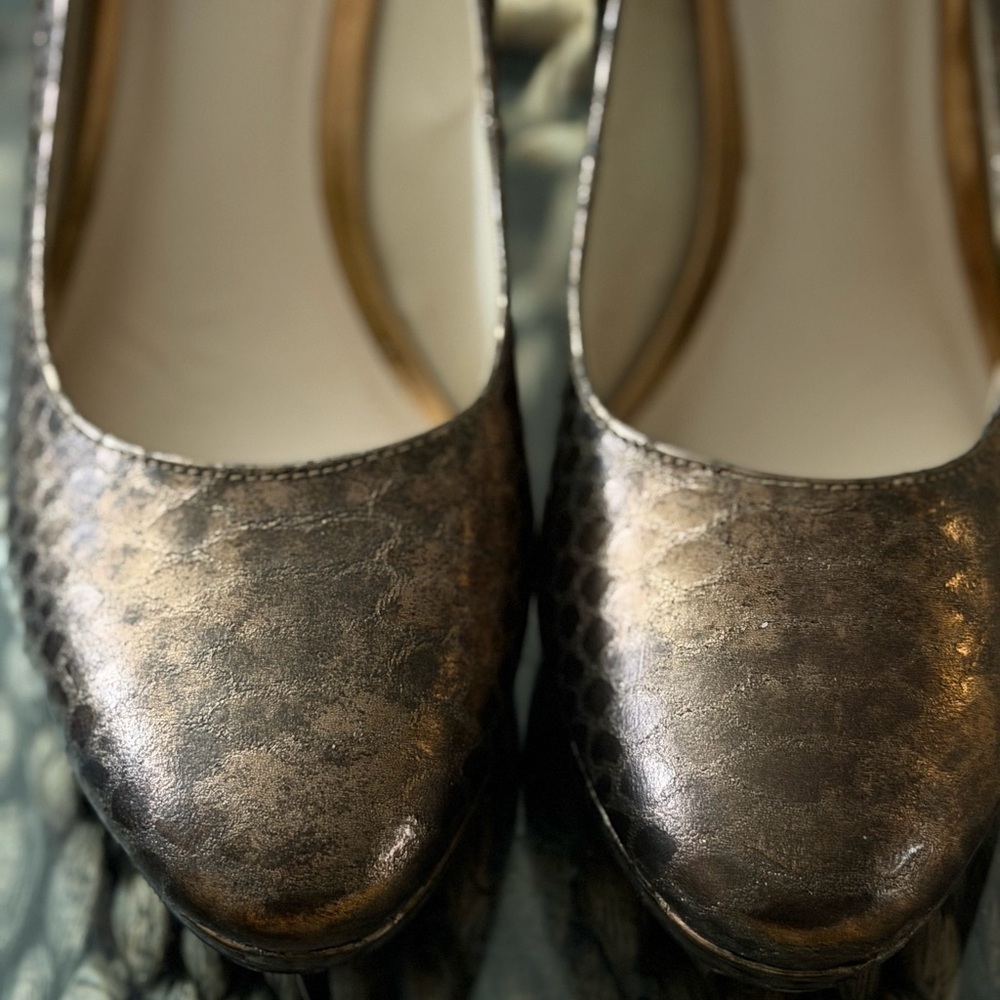 NWT Clarks High Heels Bronze Copper Leather Platform Women’s Shoes 9.5 AUTUMN - Picture 2 of 7